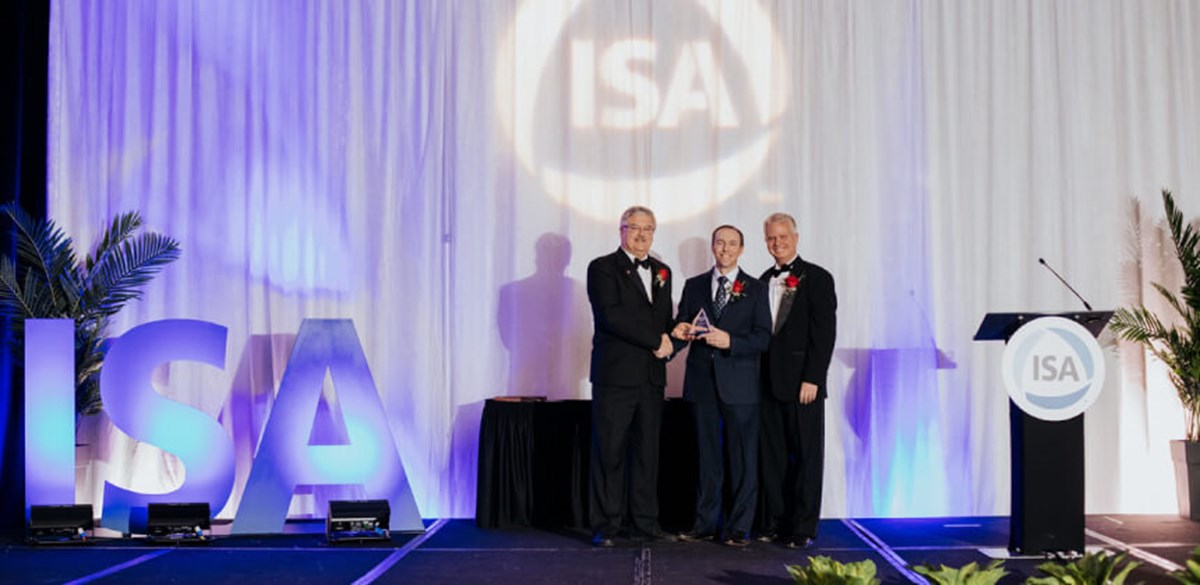DAVE ROBINSON RECEIVES ISA HQ AWARD!